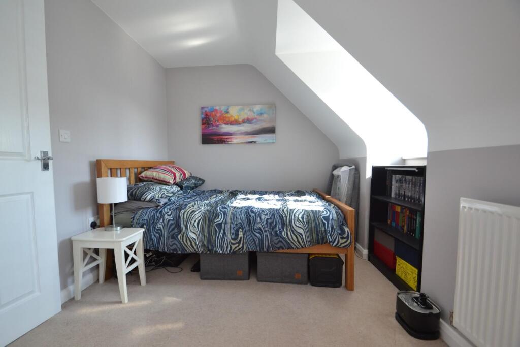 Bed 2 a.JPG