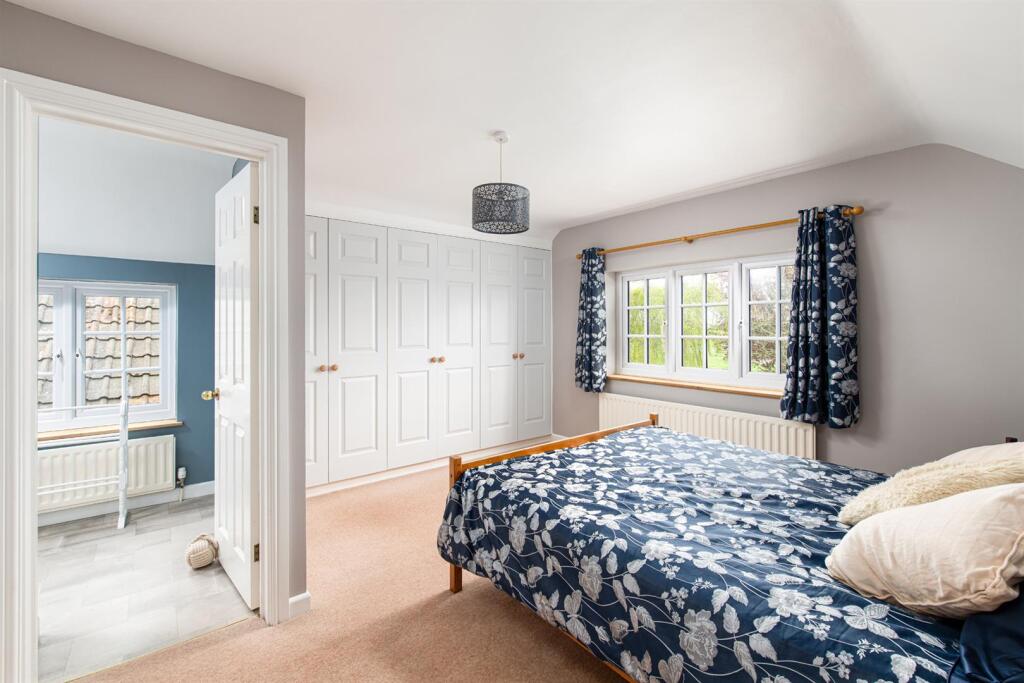 Bedroom2_1.jpg
