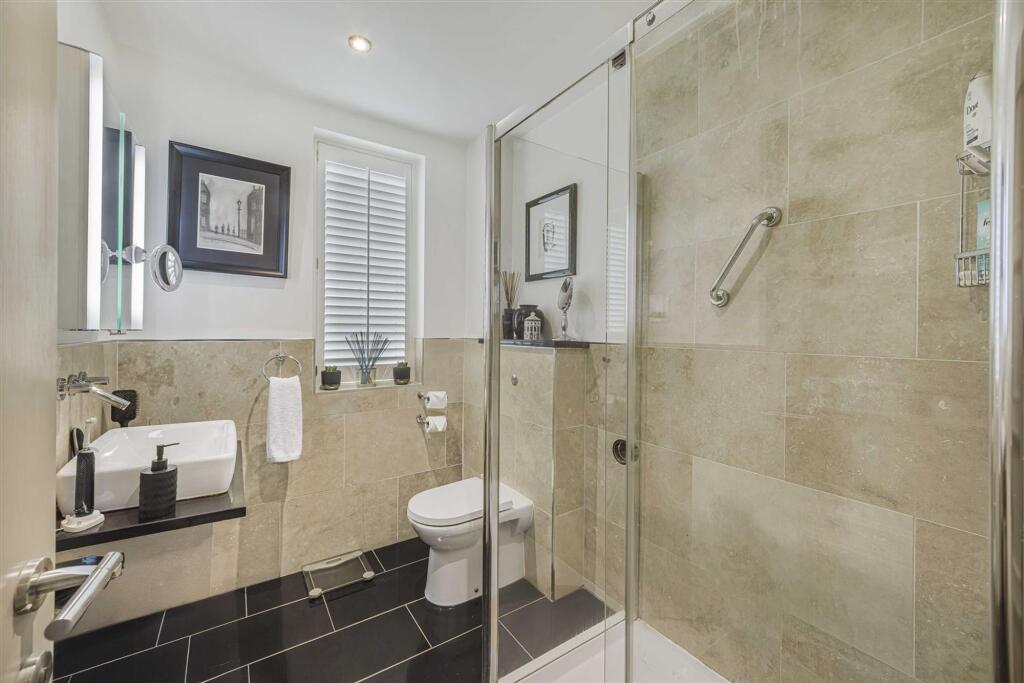 Bradgate Road, Altrincham, WA14