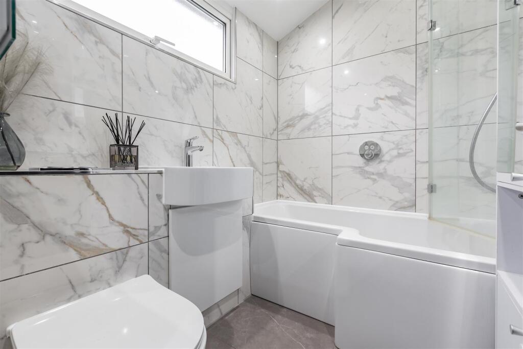 116 Knights Croft-HR8.jpg