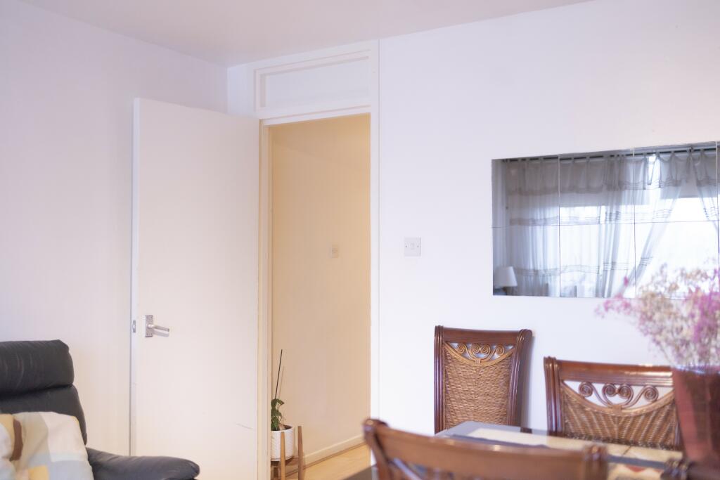 63 Besant Way 2