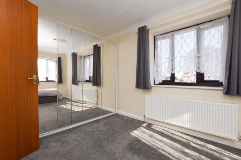 Bedroom 2 (3).jpg
