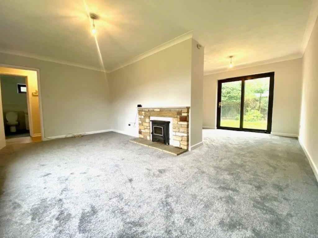 Lounge / Dining