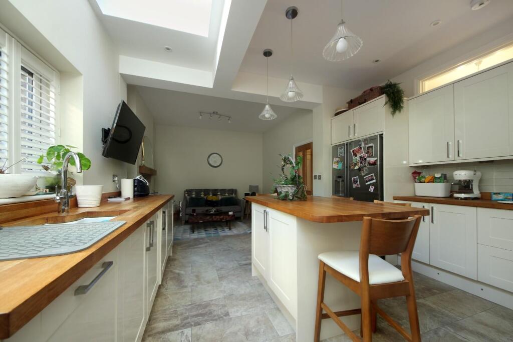 GV- 40 Woodfield Rd (13).jpg