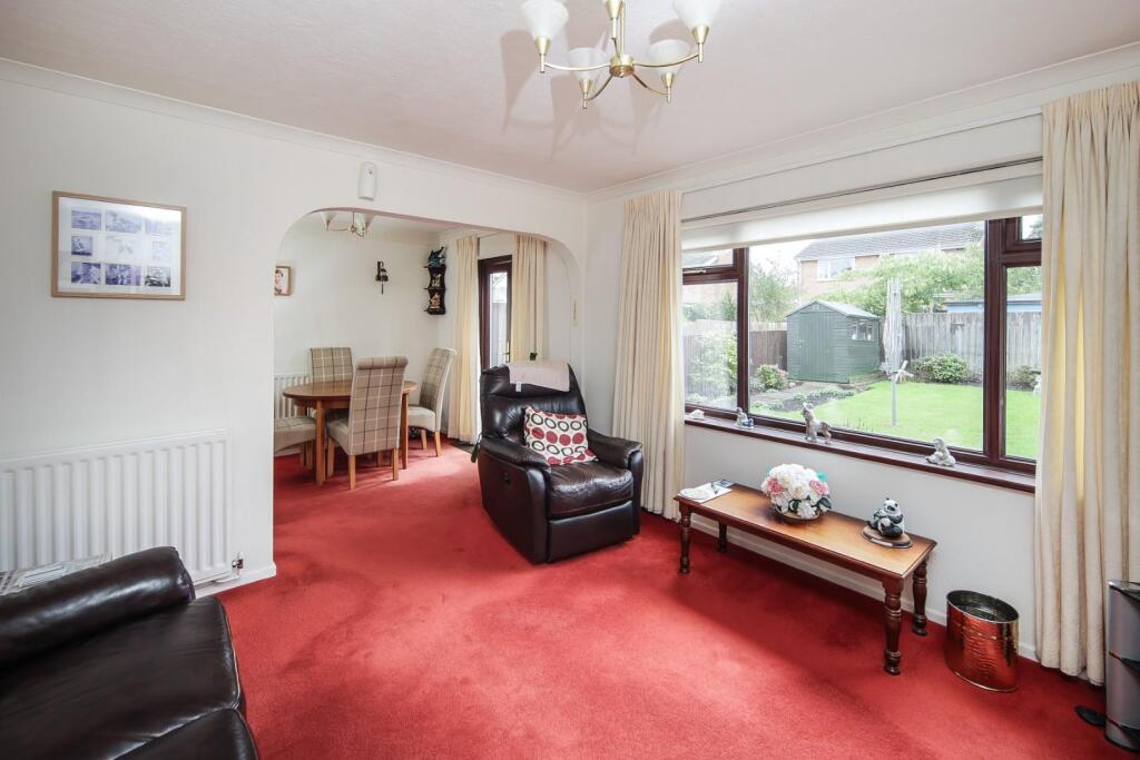 4 Brunel Close Cv31-8.jpg