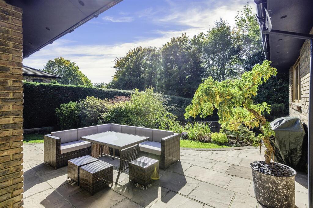 SILVER CLOSE, 4- (21).jpg