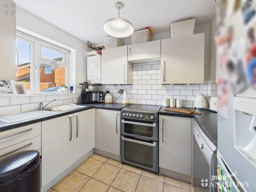 CAM03852G0-PR0206-STILL002-thumbnail-h750-70