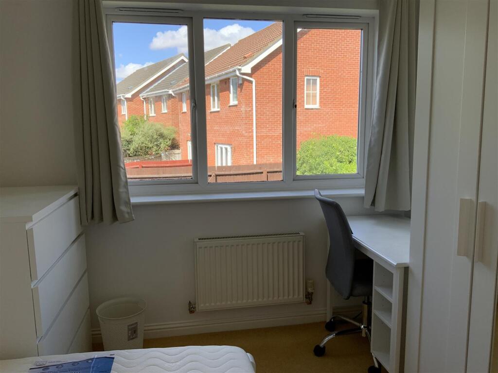 14 Bed 2.jpeg