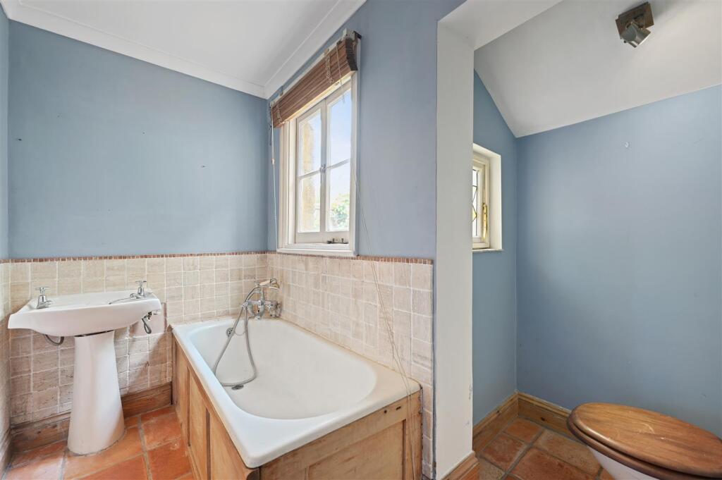 AR - Brouncker Road1.JPG