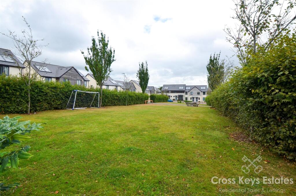 Allocated Parking And Communal Park