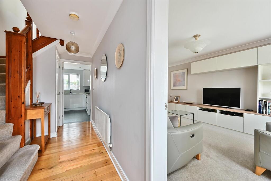 18 ALDER GARDEN - TN395JY - PHOTOS (9).jpg