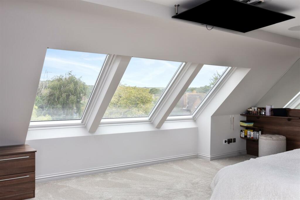 Offington Avenue, 85-012.jpg