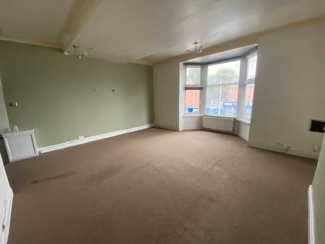 LOUNGE 2 T202509241425.jpg