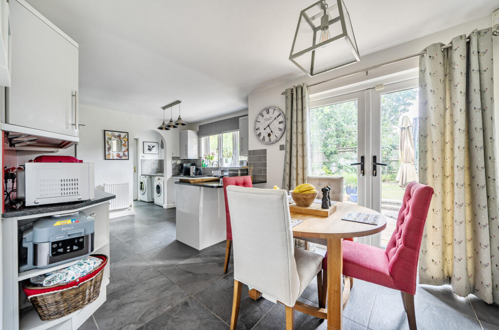 1330221-10-6883b6...