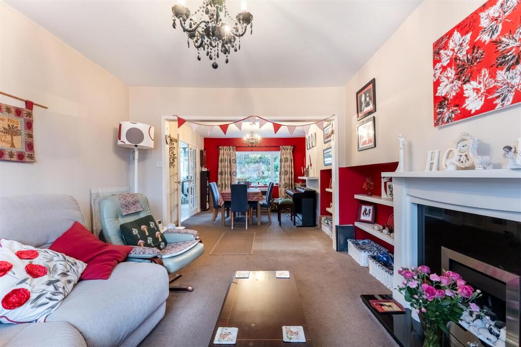 Sitting/Dining Room