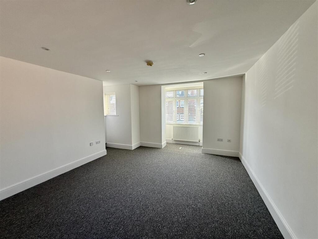 Living Area: