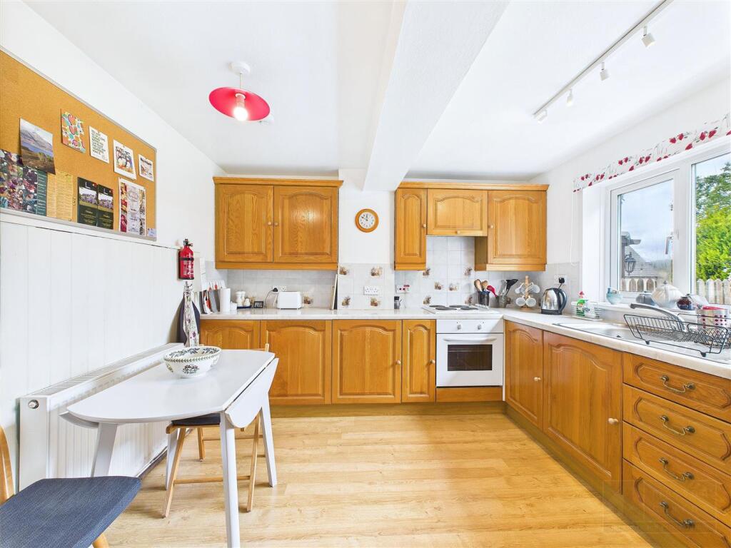 Kitchen / Dining