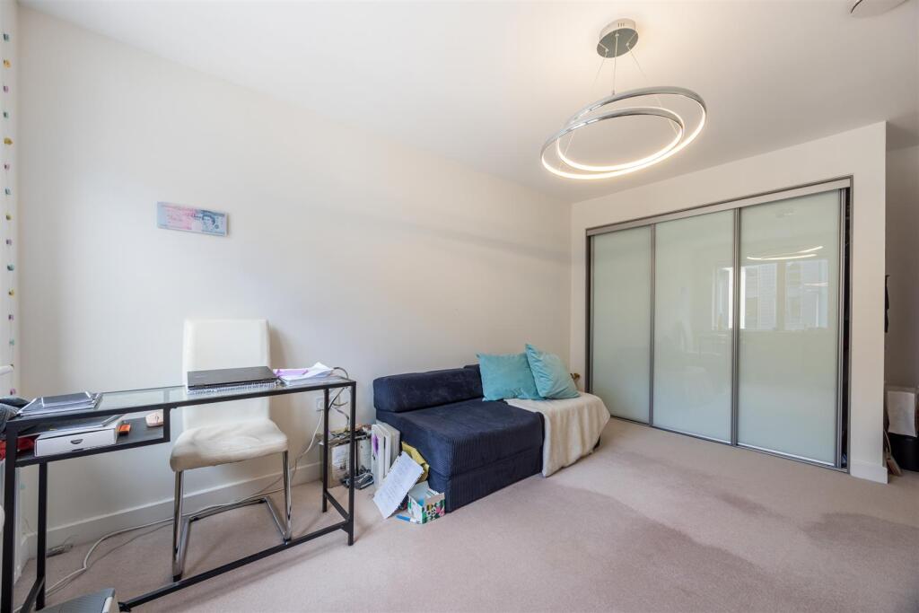 A34 - 17 Baltic Way Totnes - 250514.jpg