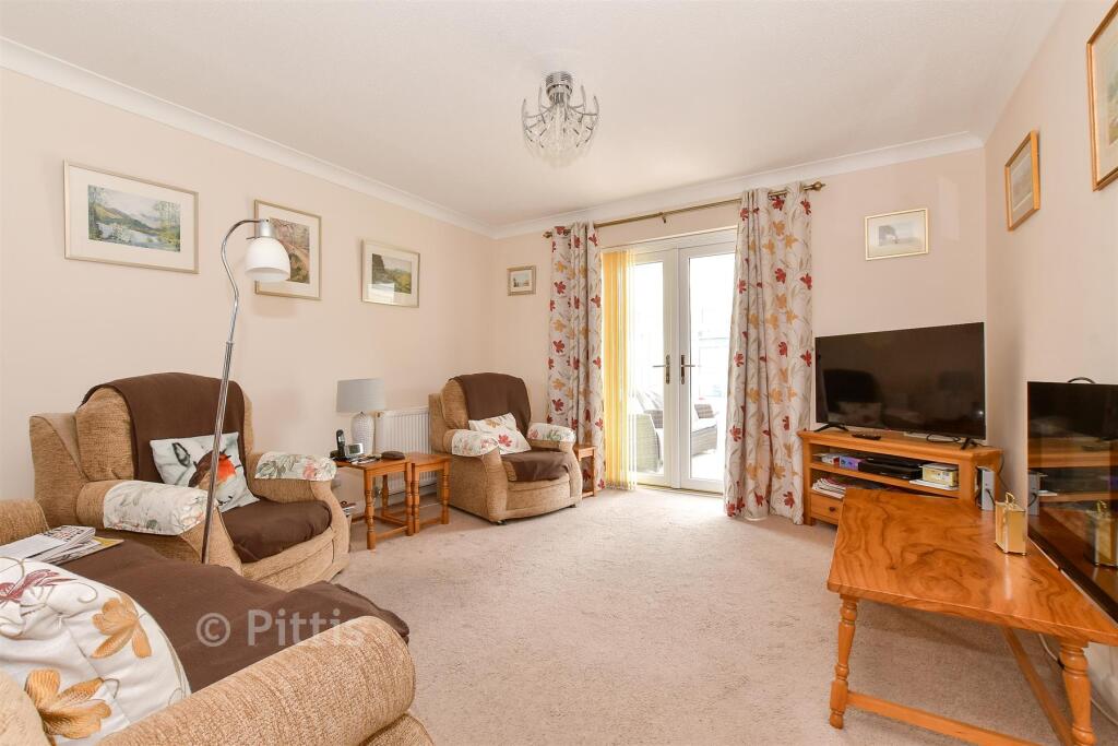 Lounge/ Dining Room