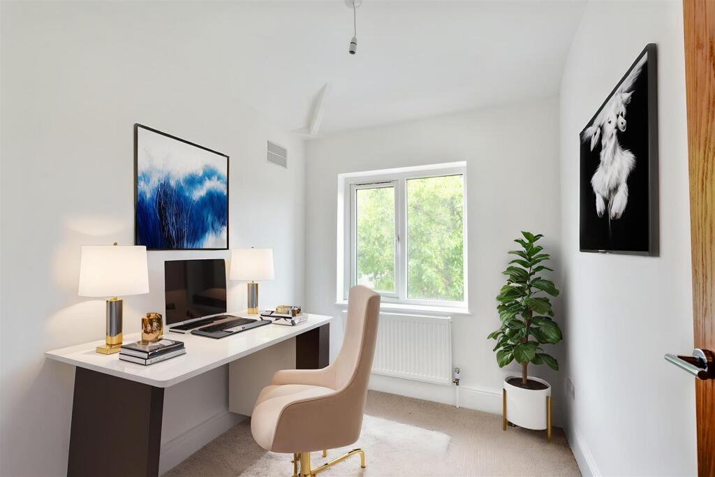 Bedroom-3 - Home Office - Standard - 5.jpeg