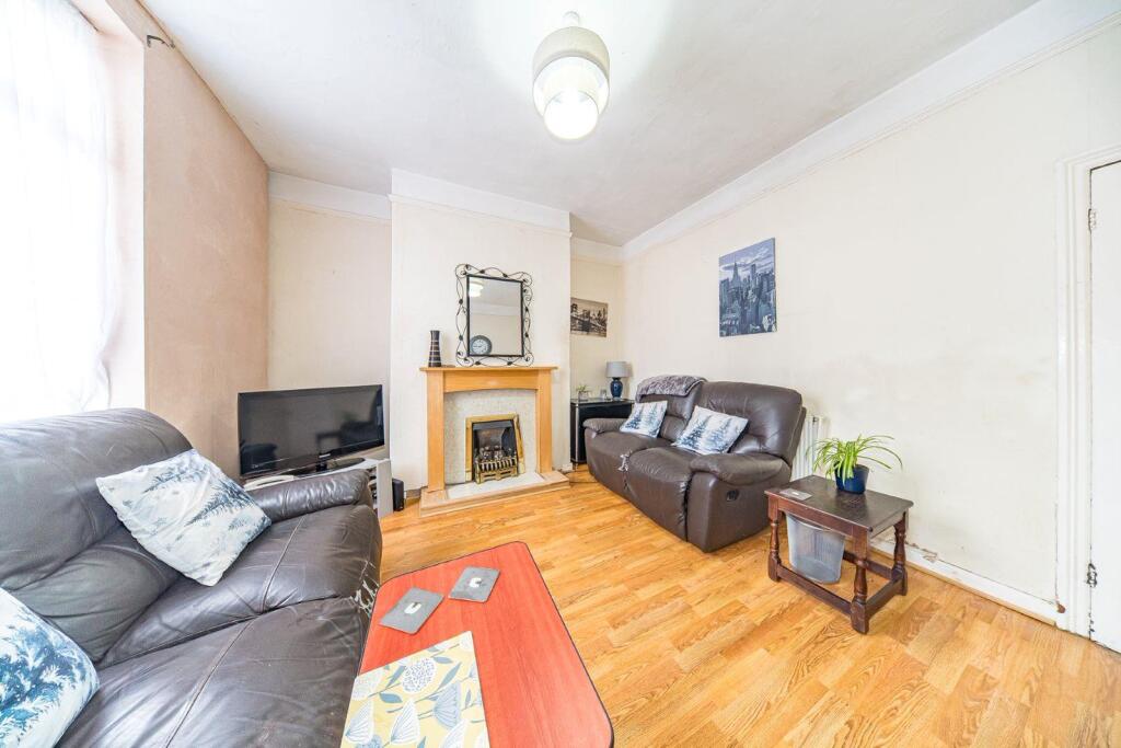 34 Columbia Road lounge 2.jpg