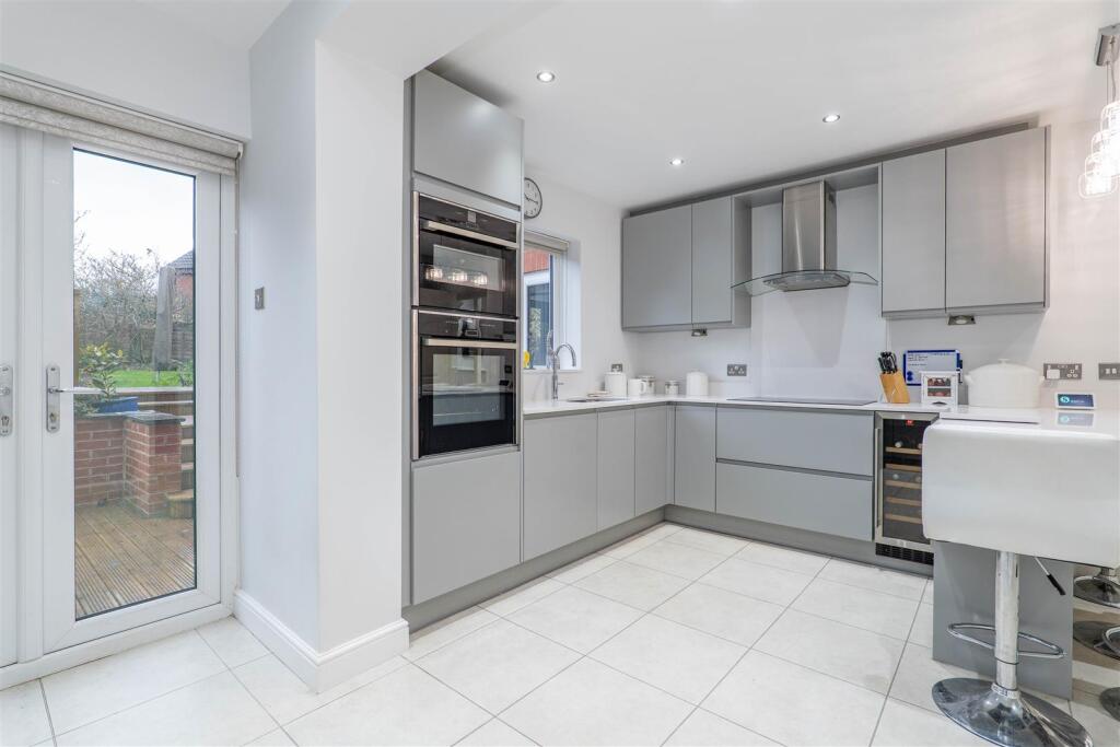 Kitchen/Breakfast Room