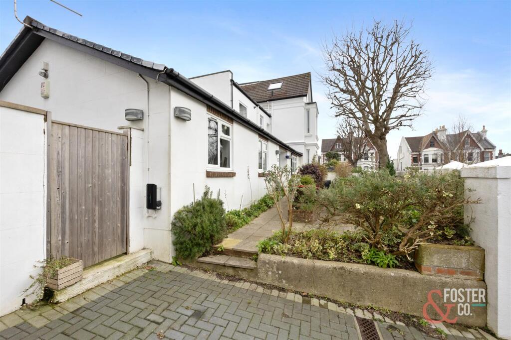 Hove Park Villas, 18-018.jpg
