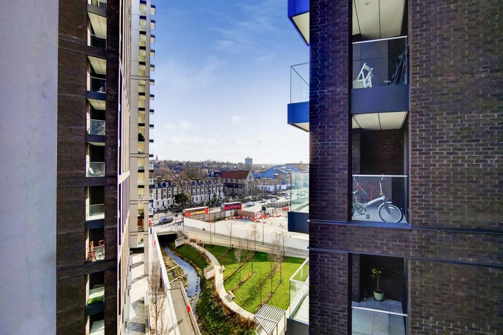 3_Balcony-1