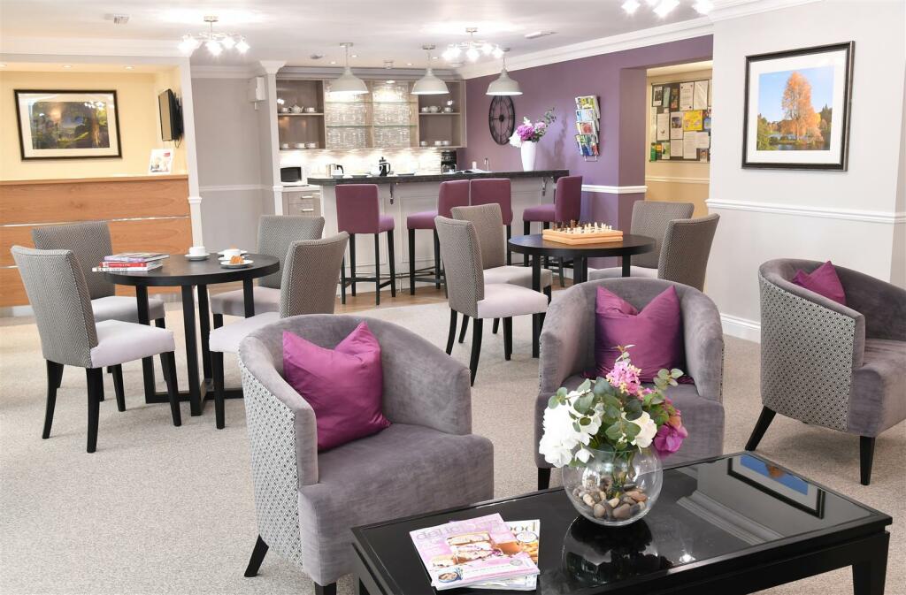 Owners Lounge.jpg