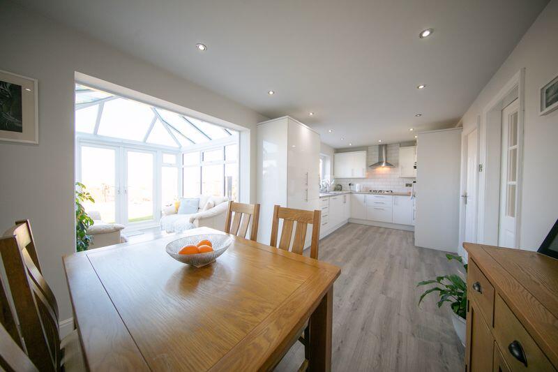 Kitchen, dining room &amp; sun lounge