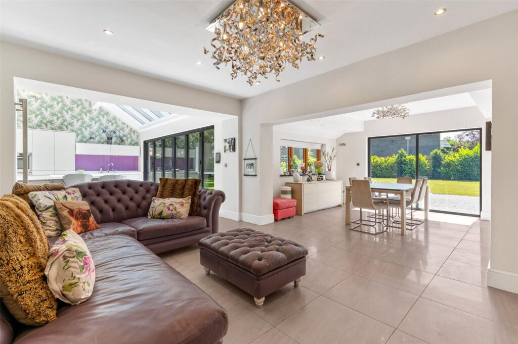 Living Kitchen C