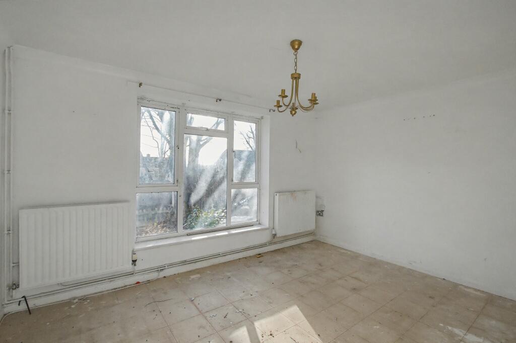 107 Halcot Avenue, Bexleyheath, Kent, DA6 7QA