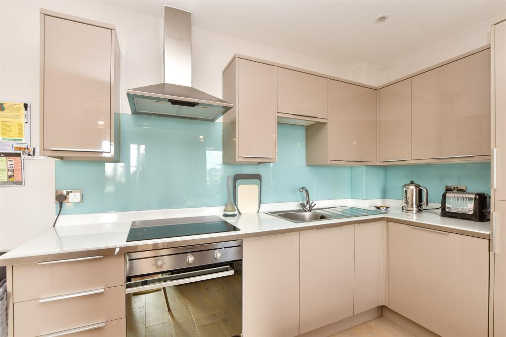 Lounge/Kitchen