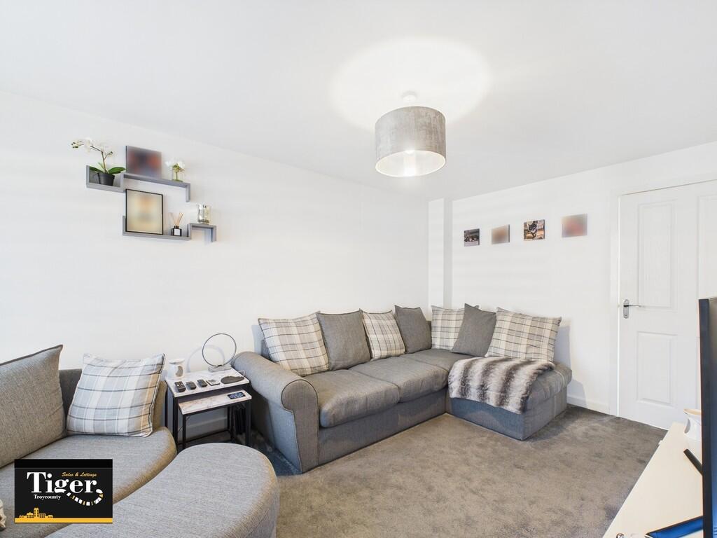 CAM02176G0-PR0519...