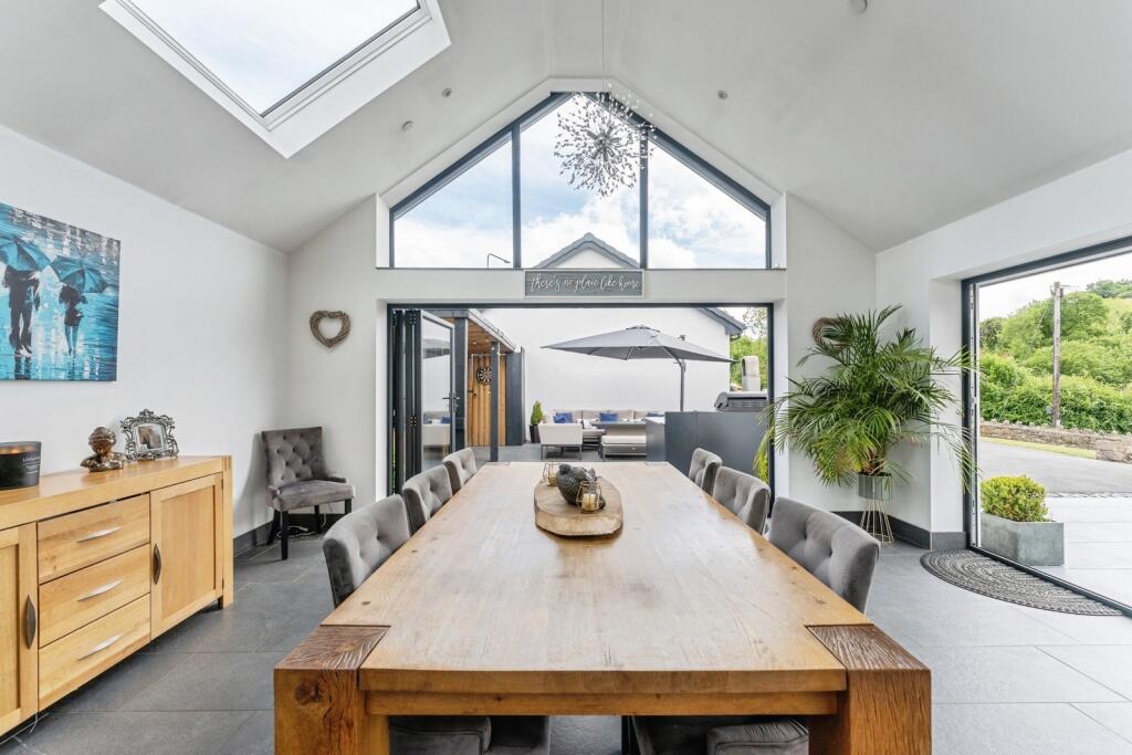 Kitchen/ Family Room