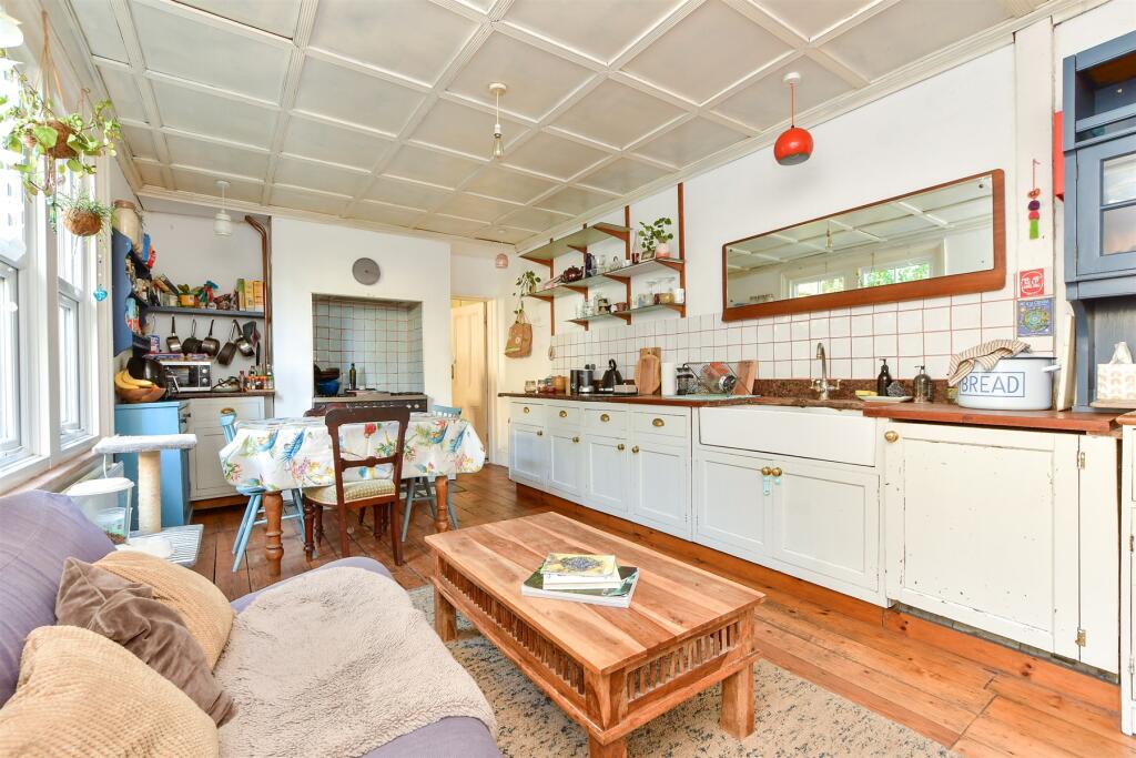 Kitchen / Breakfast Room