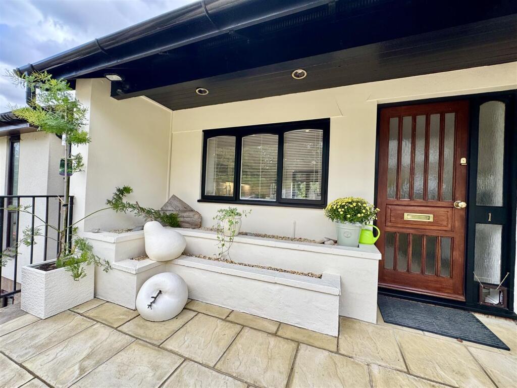 UPPER GROUND FLOOR ENTRANCE PORCH