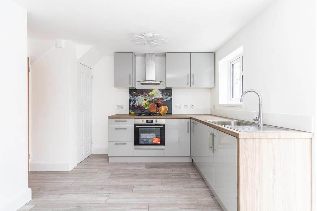 7 Coniston Close-06