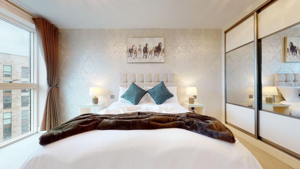 Bright and elegantly decorated double bedroom f...