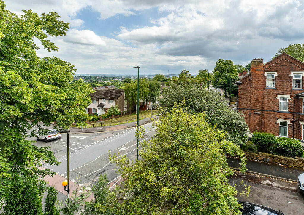 2-325 Woodborough...