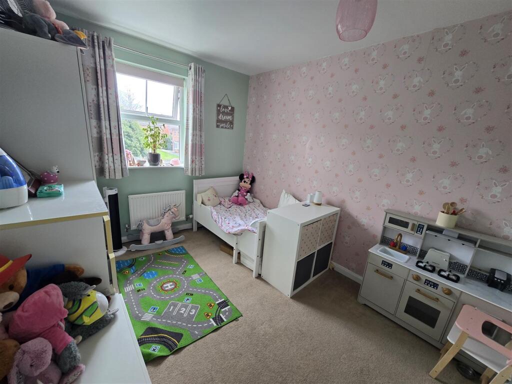19 livingstone bed. .jpg