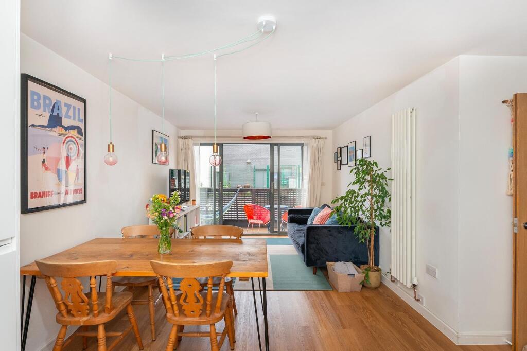 FT1KSE - Reception E.jpg