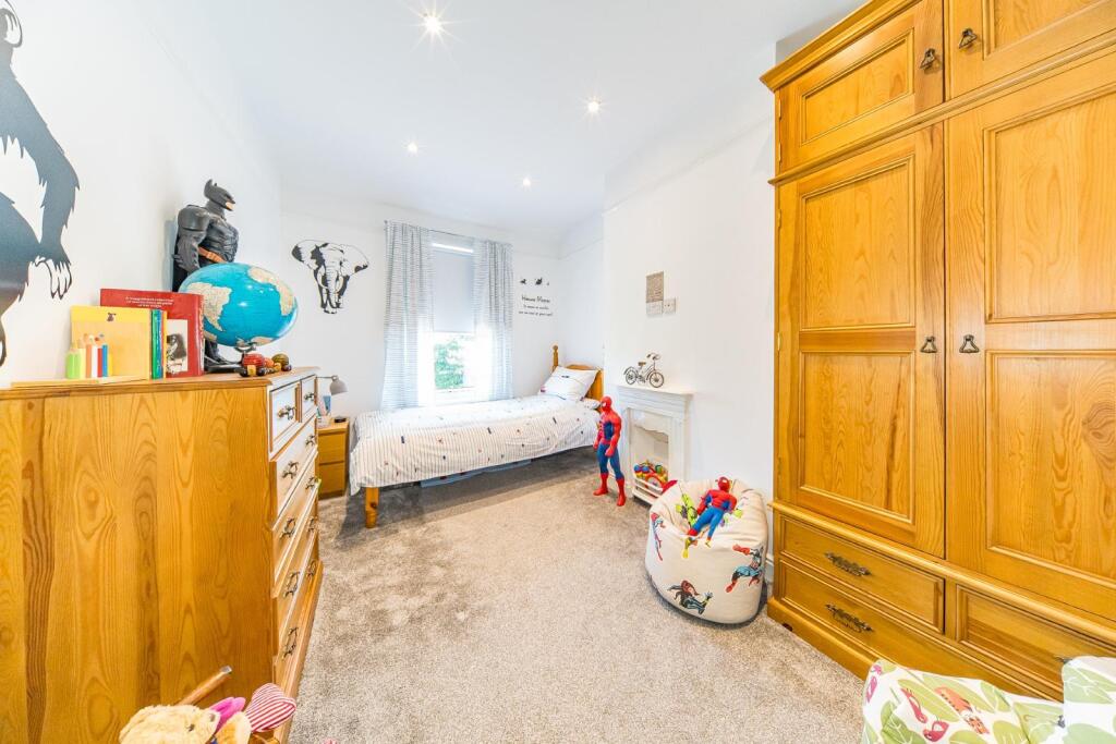 116 st james road bedroom 2.jpg