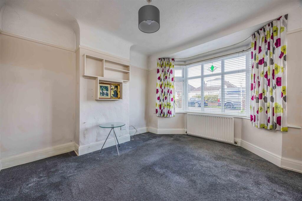 28 Warfield Crescent, Waterlooville-Small-PorticoM