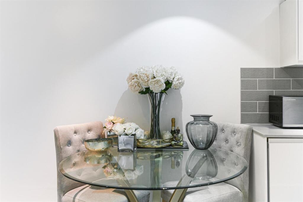 ROYAL CREST HOUSE,1B (5).jpg