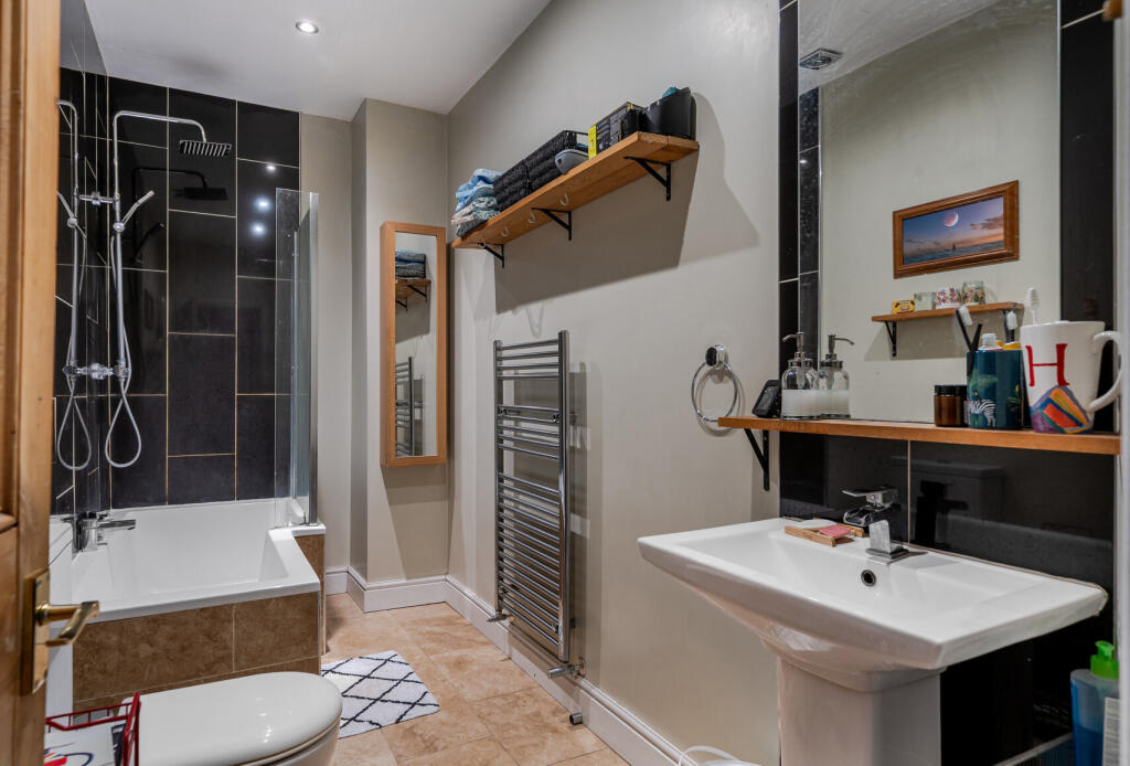 1386560-8-694299a...