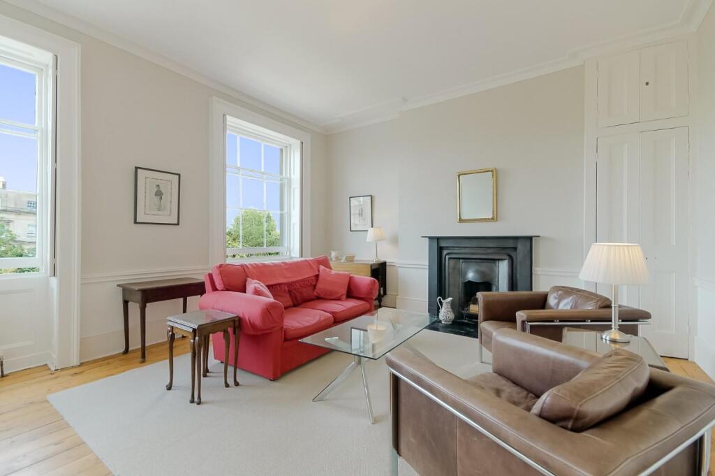 Living Room a.jpg