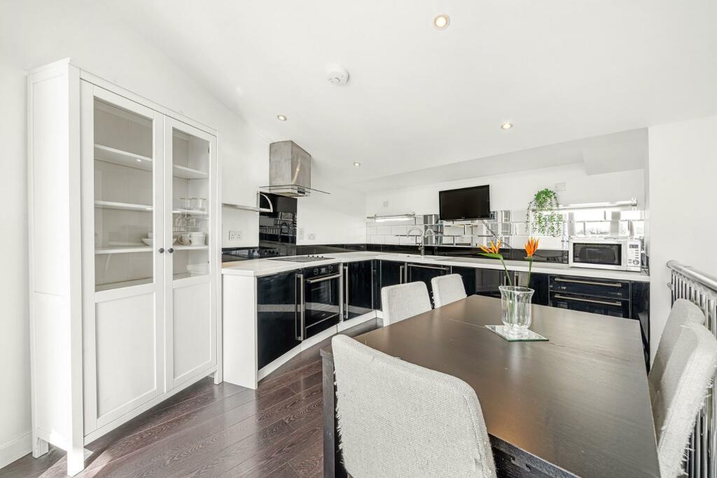 Kitchen (1).jpg