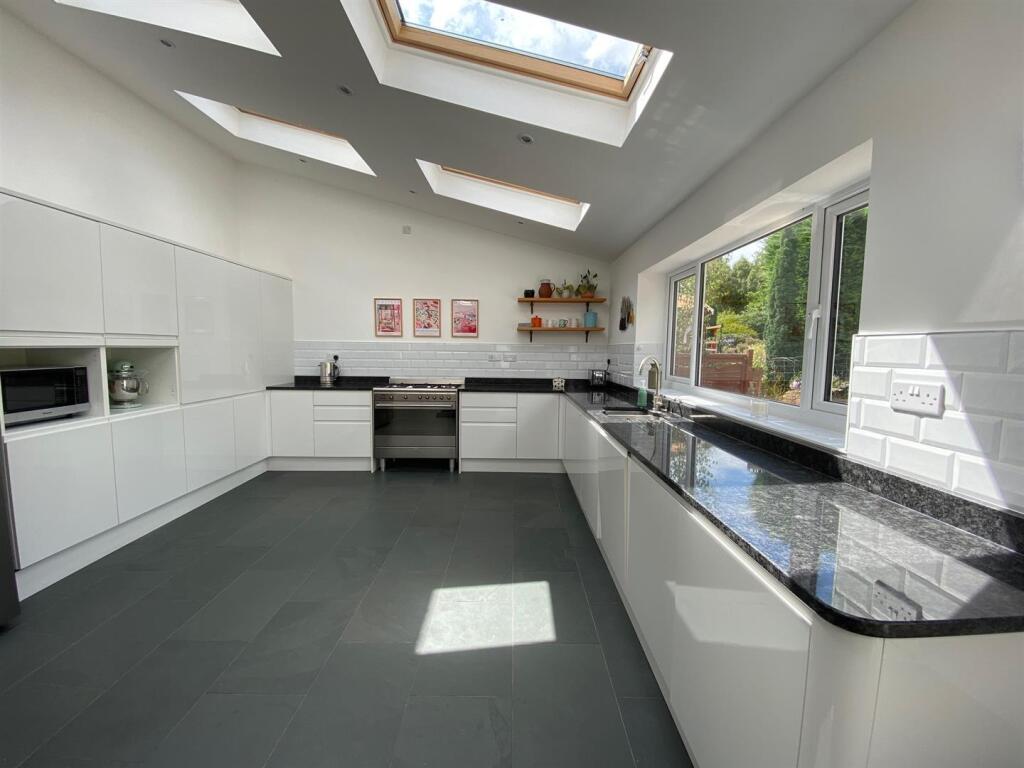 Kitchen Area.jpg