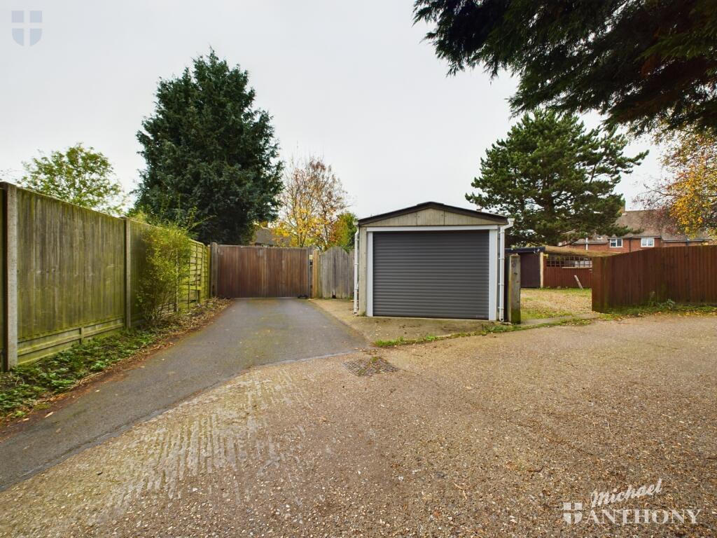 CAM03852G0-PR0137-STILL029
